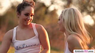 Լեսբիանկա օրս, натуралкой շիկահեր, ապա սկավառակներ եւ թափել դրա նշան