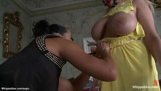 ���ავგვრემანი პატარა საყვარელი ქალი შოლტები, მათრახები, უზარმაზარი ძუძუები მაღალი ქერა ჩეხური მონა, ანგელოზი შემდეგ, სამი მისი მონა strap შორის