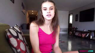 Toku stepsister kitea i roto i ona hoa kua tinihanga ki runga ki a ia, me te hiahia ana ki te tiki i hoki i a ia ui ia ki ahau ki te fuck ia, a kia tango ia ia pikitia o tatou - Ellie Whakapakoko