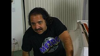 Metro - Ron Jeremy Veinéis Trá - radharc 4