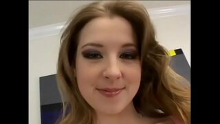 Секи бабе са луковой попкой воли да сиса курац и јебе рак